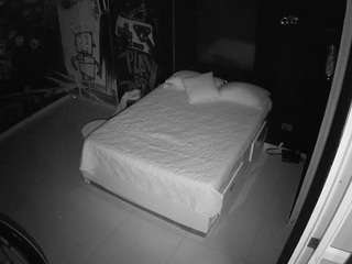 voyeurcam-casa-salsa-disturbed