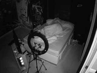 voyeurcam-casa-salsa-disturbed