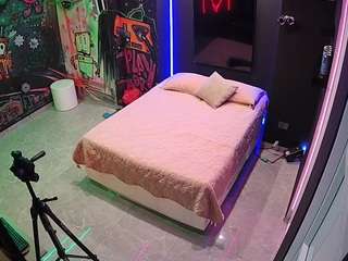 voyeurcam-casa-salsa-disturbed webcam