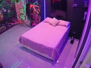 voyeurcam-casa-salsa-disturbed webcam