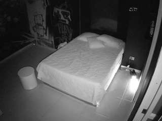 voyeurcam-casa-salsa-disturbed