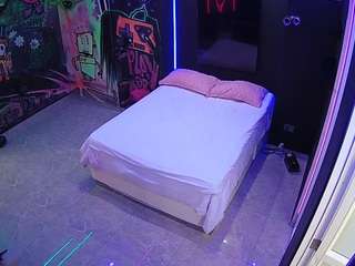 voyeurcam-casa-salsa-disturbed webcam