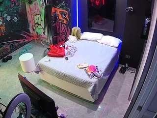 voyeurcam-casa-salsa-disturbed - Live HD Webcam