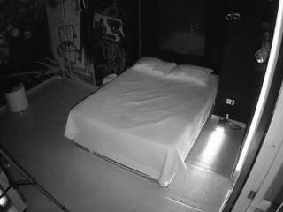 voyeurcam-casa-salsa-disturbed