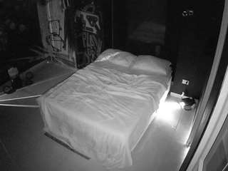 voyeurcam-casa-salsa-disturbed