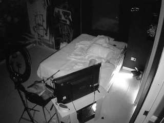 voyeurcam-casa-salsa-disturbed