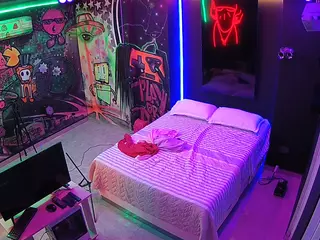 voyeurcam-casa-salsa-disturbed's Live Sex Cam Show