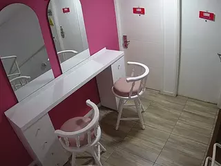 voyeurcam-jb-makeup-2's Live Sex Cam Show