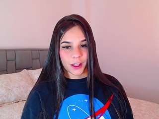 astrid-girl live webcam show