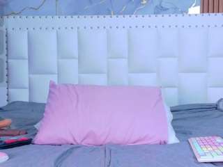 indiancutiie's CamSoda show and profile