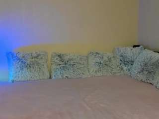 lola010101 webcam