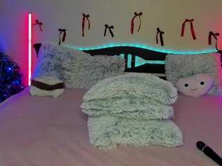 Live webcam model lola010101 on Soda Cams