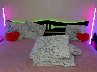 Lola live webcam on Soda Cams