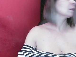 le modèle yayita81 est en webcam porno dans un show sur le site camsoda, il possède les tags suivants: ass,fetish,toys,tease,tattoos,strip,spank,milf,middle-aged,mature,masturbation,asshole,lovense,feet,erotic-dance,dildo,deepthroat,cum-in-pussy,cum,camel-toe