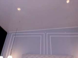 Live webcam model estef-love on Soda Cams