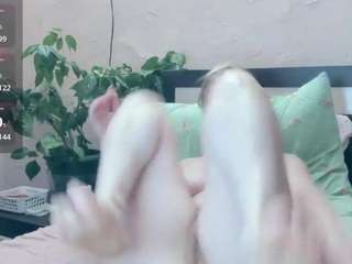 Live webcam model servallinya on Soda Cams