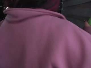 该模特正在直播。 sofiia-rubb