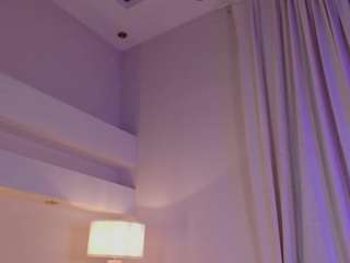 mintlackey's CamSoda show and profile