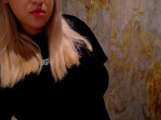 Horny Riding camsoda myaxxxcute