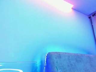 niki-white webcam model