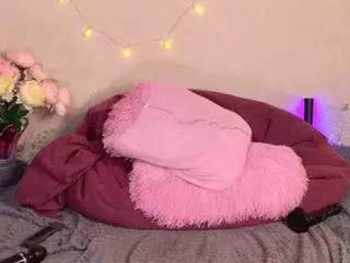 ScarlettRedCherry's Live Sex Cam Show