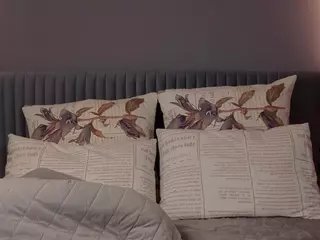 adelheid1's Live Sex Cam Show