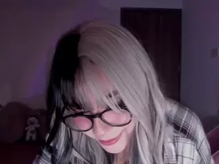 emilyhick's Live Sex Cam Show