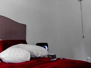 yiaunaniree Live Webcam on CamSoda