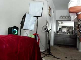 yiaunaniree webcam model