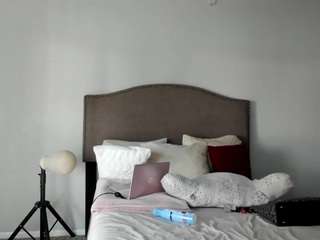 yiaunaniree webcam