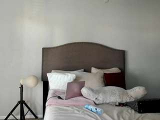 yiaunaniree webcam