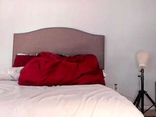 yiaunaniree webcam model