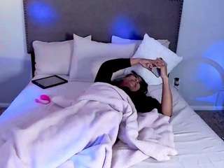 yiaunaniree webcam model