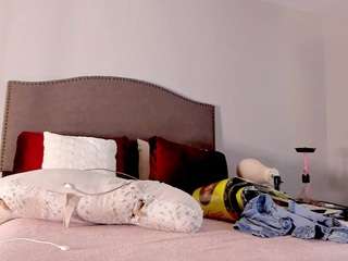  yiaunaniree chat room