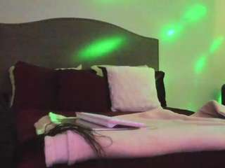 yiaunaniree Live Webcam on CamSoda