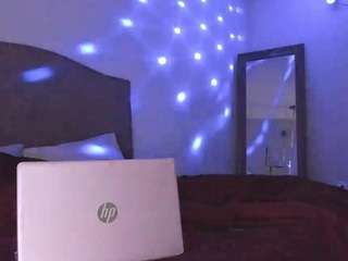 Live stream of yiaunaniree