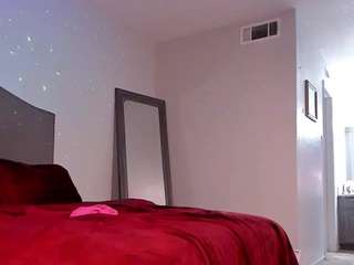 yiaunaniree live webcam show