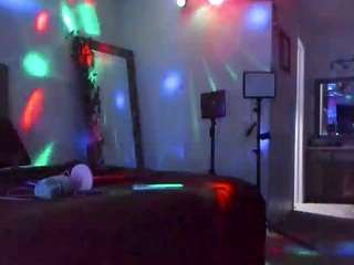 yiaunaniree live webcam show