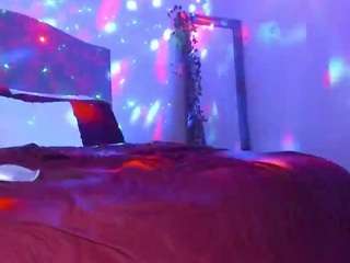 yiaunaniree live webcam show