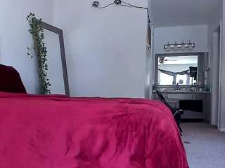 yiaunaniree live webcam show