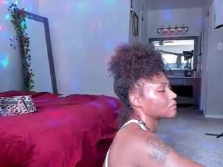 YAYA live webcam show