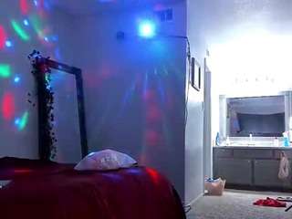 YAYA live webcam show