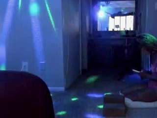 YAYA live cam preview