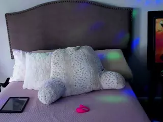 YAYA's Live Sex Cam Show