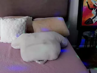 YAYA's Live Sex Cam Show