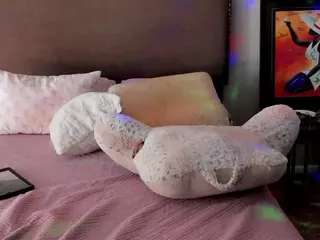 YAYA's Live Sex Cam Show