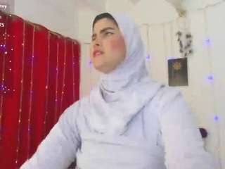 aishaamin live cam profile