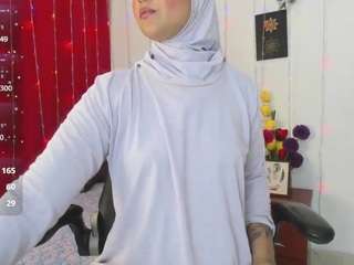 le modèle aishaamin est en webcam porno dans un show sur le site camsoda, il possède les tags suivants: amateur,arab,wet,toys,thong,teen-18,tease,tattoos,strip,solo,robe,pussy,public,orgasm,office,nipple piercings,massage,lush,lovense,ass