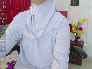 le modèle aishaamin est en webcam porno dans un show sur le site camsoda, il possède les tags suivants: amateur,arab,wet,toys,thong,teen-18,tease,tattoos,strip,solo,robe,pussy,public,orgasm,office,nipple piercings,massage,lush,lovense,ass
