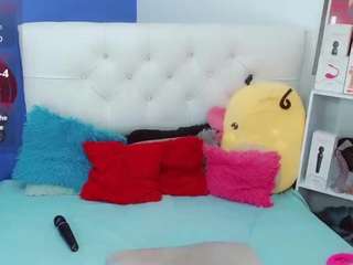 dayana-naughty webcam model